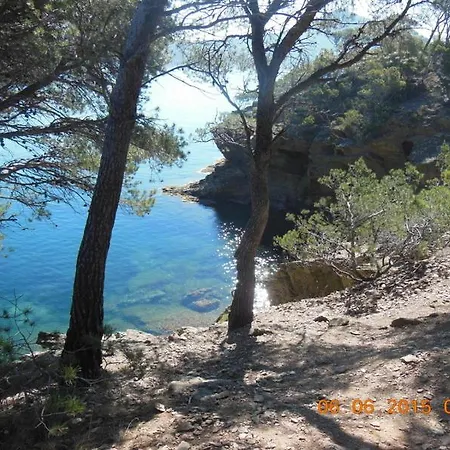 Semesterbostad Lili *